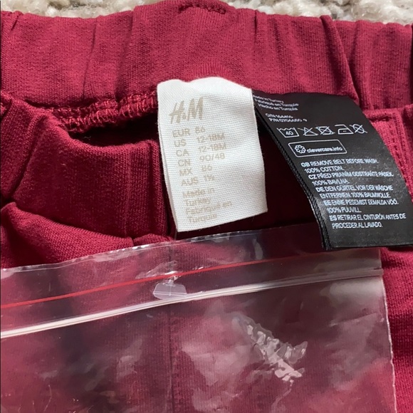 NWOT H&M burgundy shorts 12-18m w brown belt - Picture 2 of 4